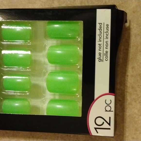 GlowInTheDark nails - Picture 5 of 7